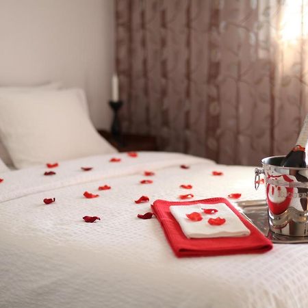 Vila Floarea Etiquette 科斯蒂内什蒂 外观 照片